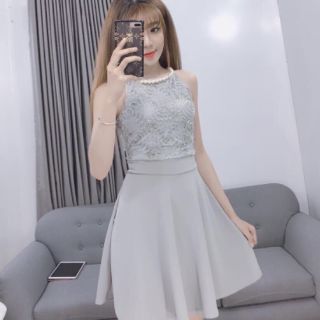 Đầm Cổ Yếm Kết Cườm Phối Ren