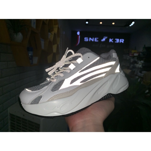 [FREESHIP+DÂY 50k] Video giày phản quang yz 700 static+ dây phản quang 50k+Hộp yz | BigBuy360 - bigbuy360.vn