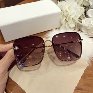 Kính Gucci con ong.