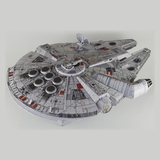 Mô hình giấy Star Wars Phi thuyền Millennium Falcon