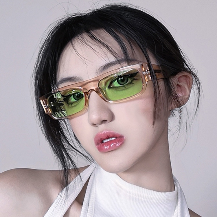 Kính mát chống tia UV400 thời trang cho nữ 2022