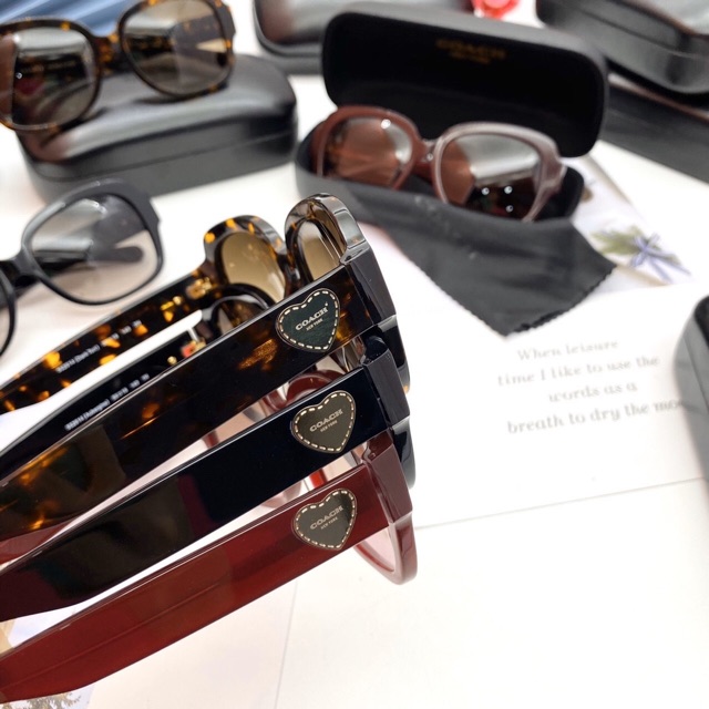 KÍNH COACH ZOEY HEART