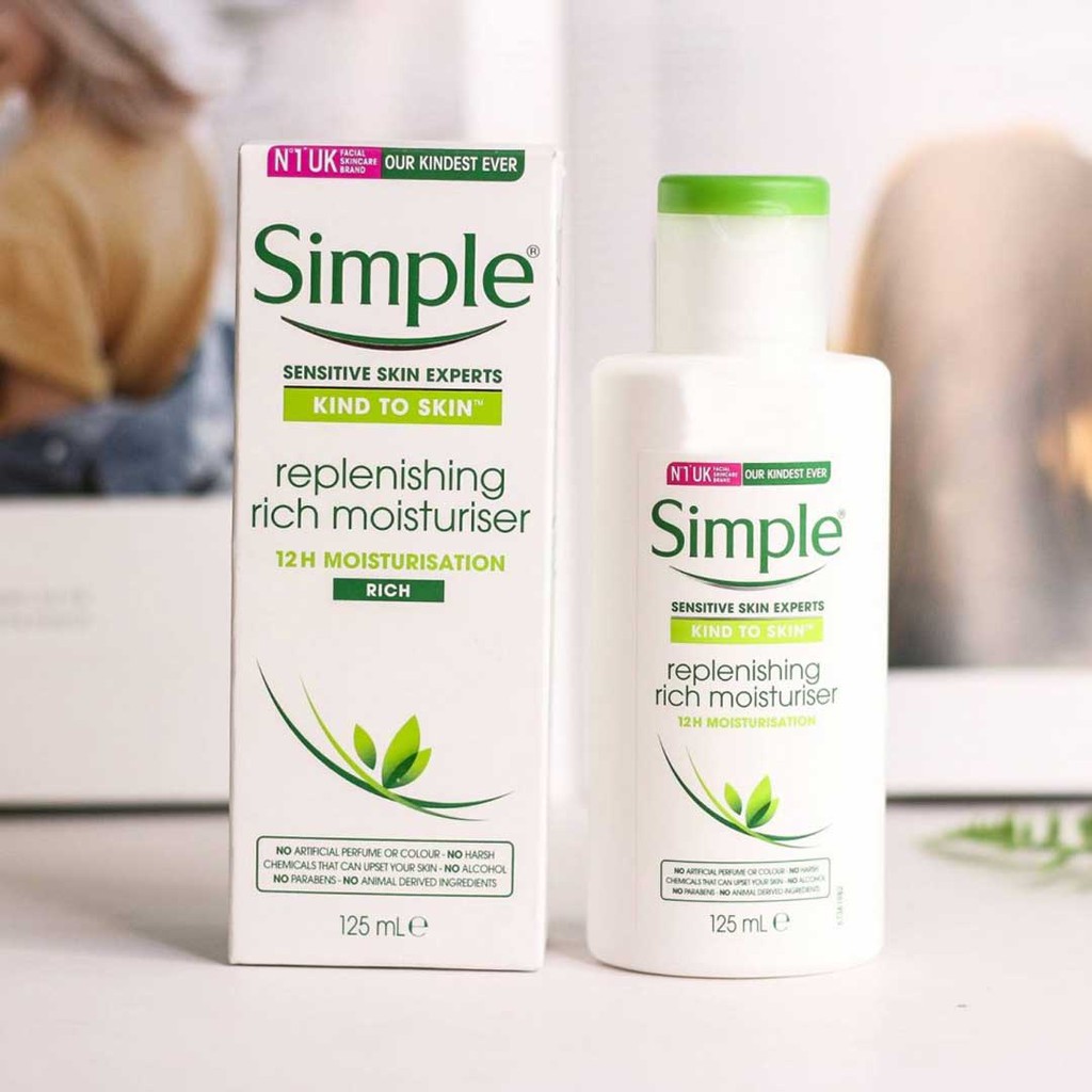 Kem Dưỡng Ẩm Sáng Da Simple Kind To Skin Hydrating Light Moisturiser 125ml
