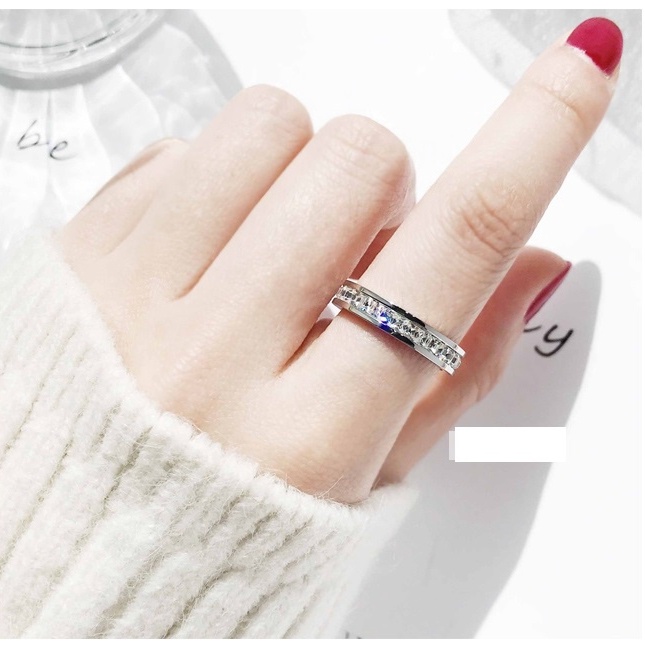 Nhẫn unisex nam nữ titan tròn 1 vòng đính đá vuông không gỉ UR200403