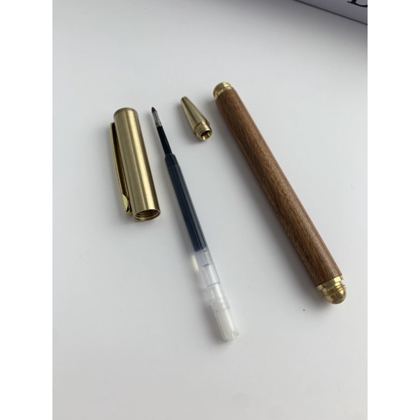 Bút bi bút ký thân gỗ nắp đồng