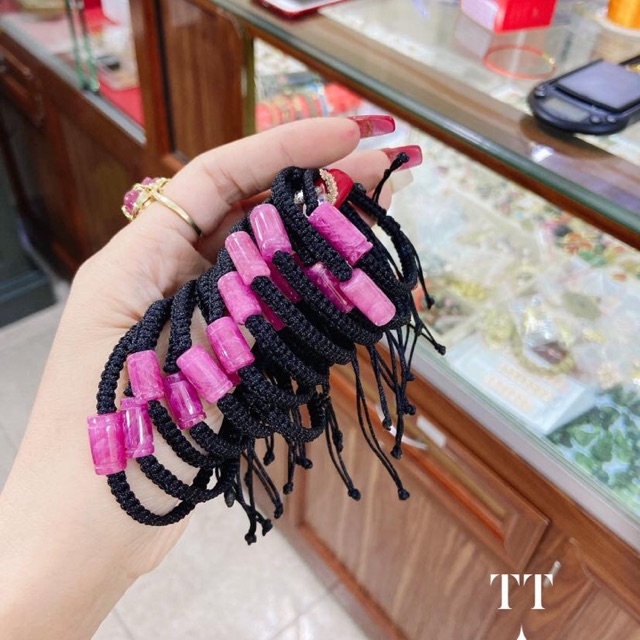 Lu thống ruby tết dây đeo tay