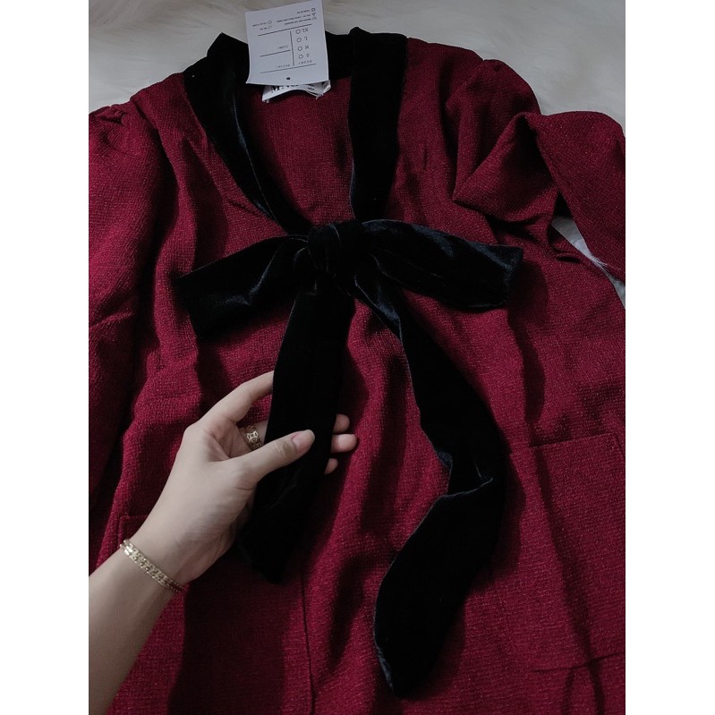 Đầm buộc nơ nhung