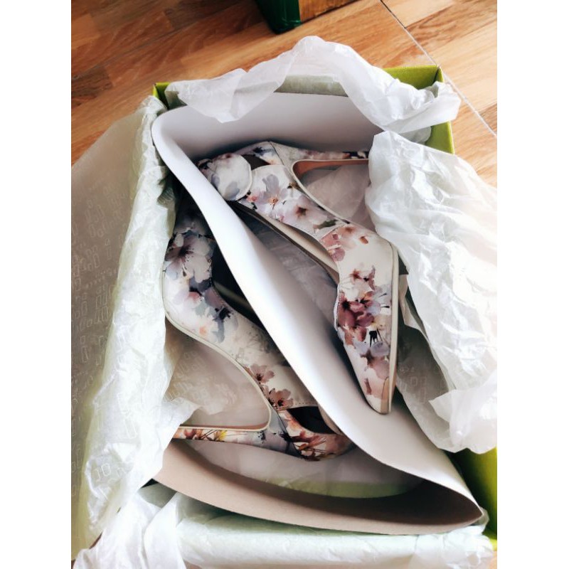 Giày cao gót Ted baker in hoa sale off 500k