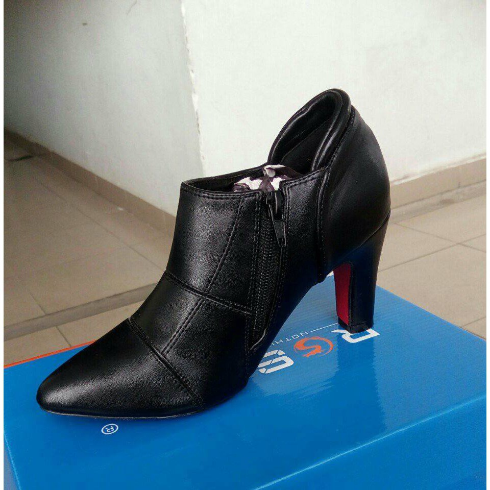 Giày boot nữ cổ thấp đế cao 7cm màu đen hàng hiệu rosata ro27 | BigBuy360 - bigbuy360.vn