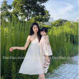 Váy cổ yếm xuông cho mẹ và váy hai dây cho bé