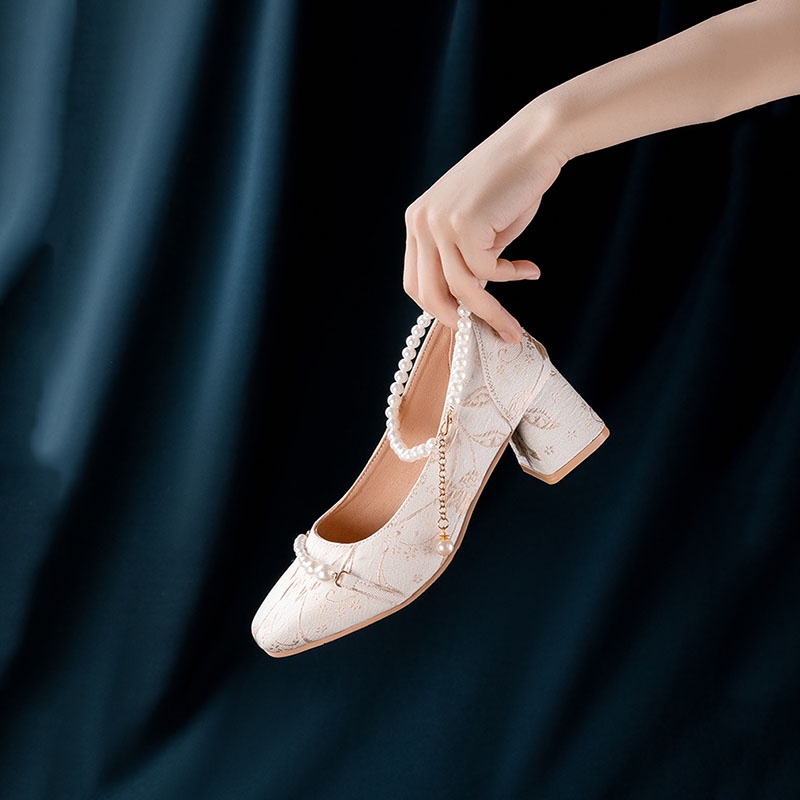 Giày cao gót đế vuông đính ngọc GC011