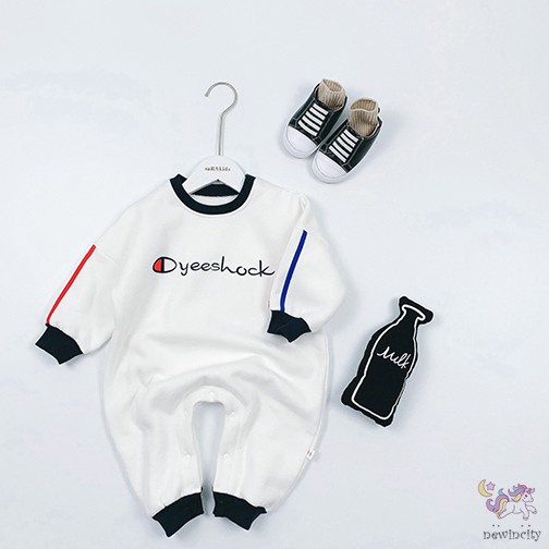 Áo liền quần lớp lót nhung ấm áp in chữ cá tính cho bé