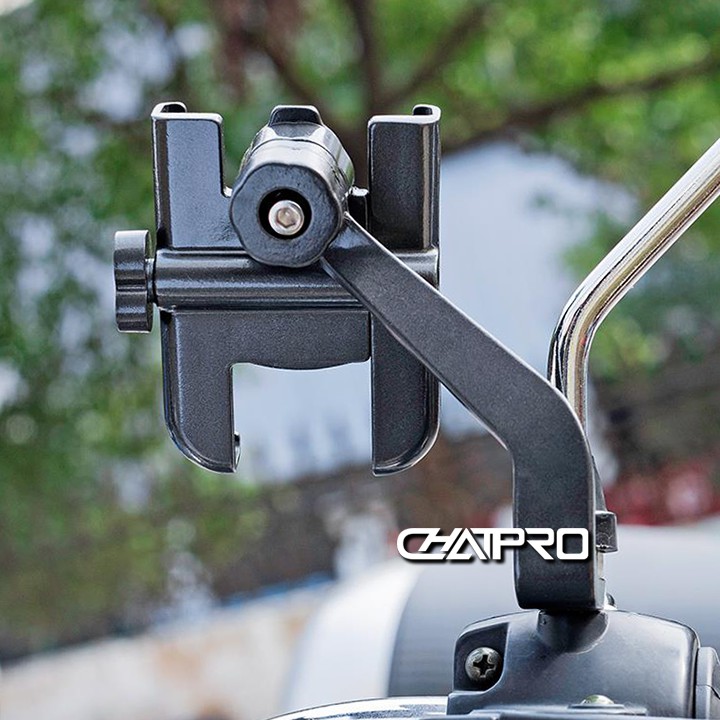 Giá đỡ kẹp điện thoại kim loại gắn gương chiếu hậu xe máy C2 | BigBuy360 - bigbuy360.vn
