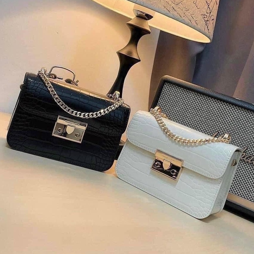 Túi đeo CHARLES &amp; KEITH khóa furla dây full xích cao cấp