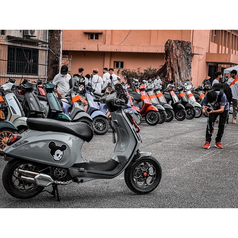 Ốp cổ bô Inox dành cho Vespa Sprint, Vespa GTS, SH, Vario125, Vario160