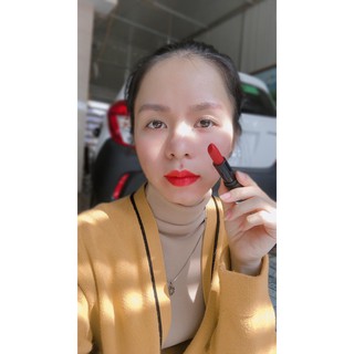 Son dưỡng môi có màu