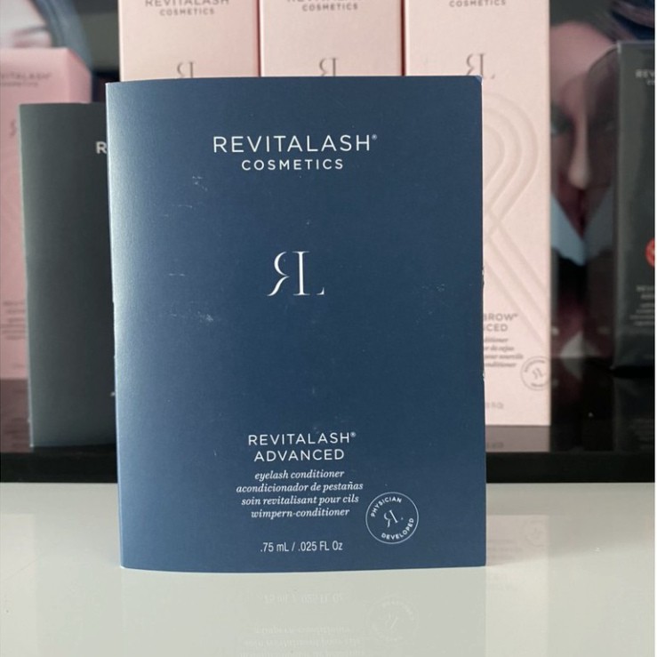 Có sẵng-Revitalash Advanced - Sample Vial Serum mọc mi và làm dài mi USA 0.75ml Cam Kết Chính Hãng có tem chống hàng giả