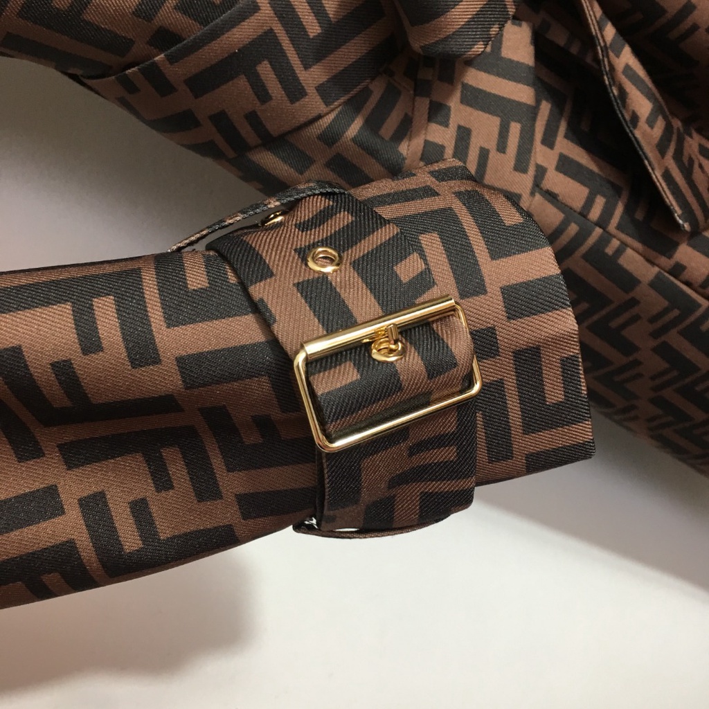 Áo khoác trench coat nữ thời trang cao cấp Fendi FD x Versace họa tiết Oblique