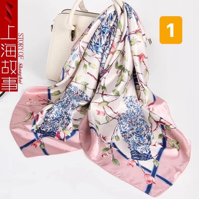 Khăn lụa hoạ tiết