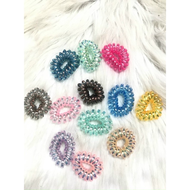 Cột lò xo lớn bóng ánh kim