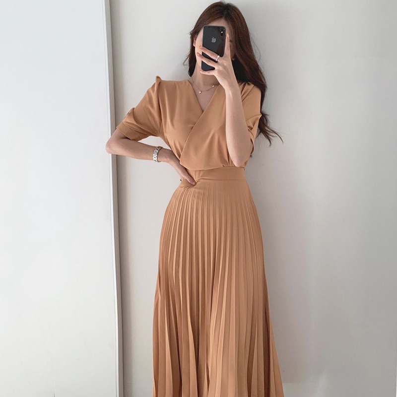 Đầm đắp chéo ngực chân xếp ly cộc tay hè trẻ trung công sở phong cách Hàn Quốc