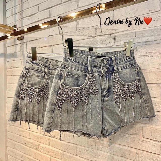 Quần đùi jean đính đá