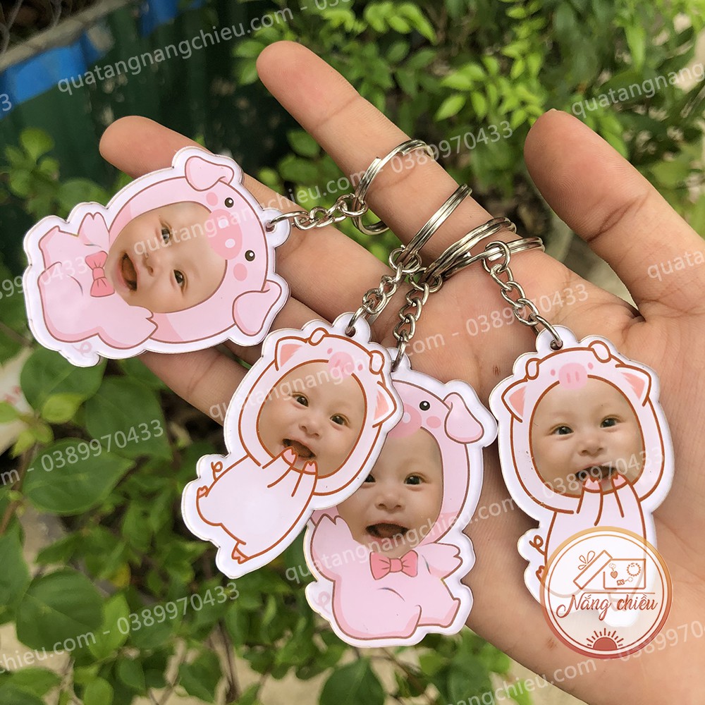 Móc khóa hình con heo, hình con lợn ghép chibi, Móc dành cho các bé tuổi heo, cắt ghép mặt bé theo yêu cầu, chất liệmica