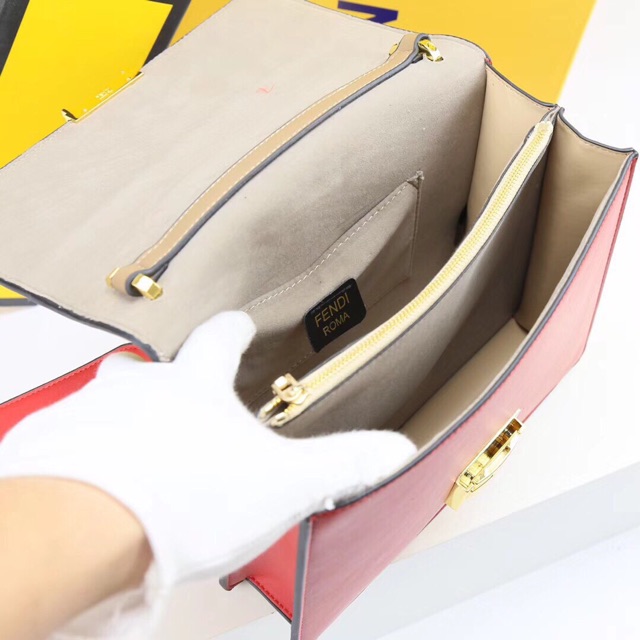 Túi đeo chéo nữ