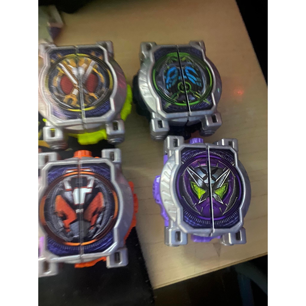 Đồ chơi chính hãng bandai DX Beyond Driver + 3 Mirai Watch