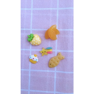 Set charm theo chủ đề