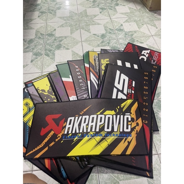 Thảm lót chống xe máy