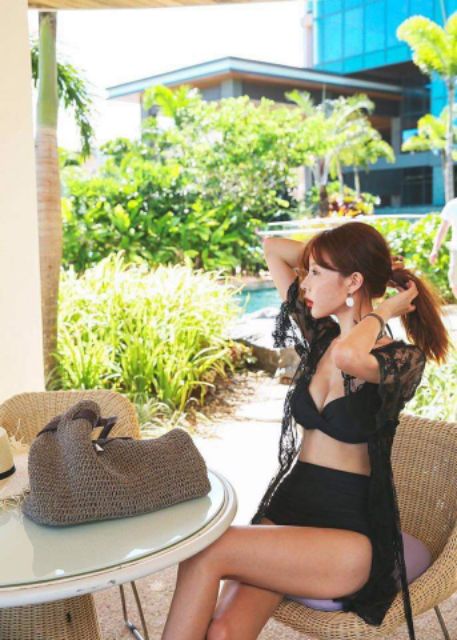 Bikini áo xoắn quần nhún đen cạp cao