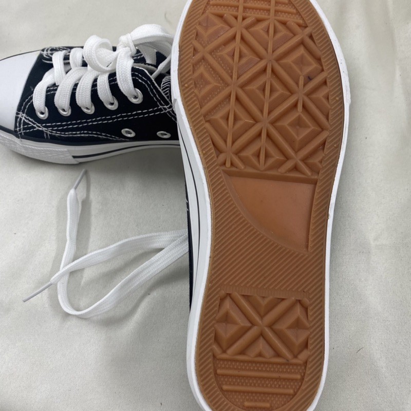 [Mã FAGREEN245 giảm 10% tối đa 30k đơn từ 99k] Giày Sục Cá Tính Đen, Trắng G25 | BigBuy360 - bigbuy360.vn