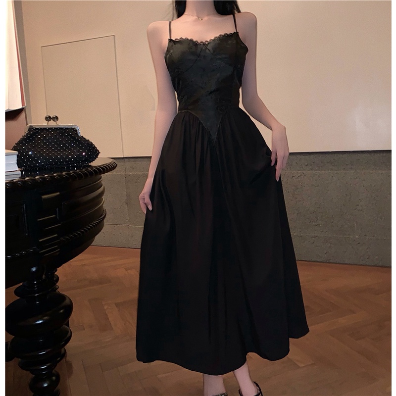 Jane Đầm dài tông Đen hoa nổi phong cách Itali