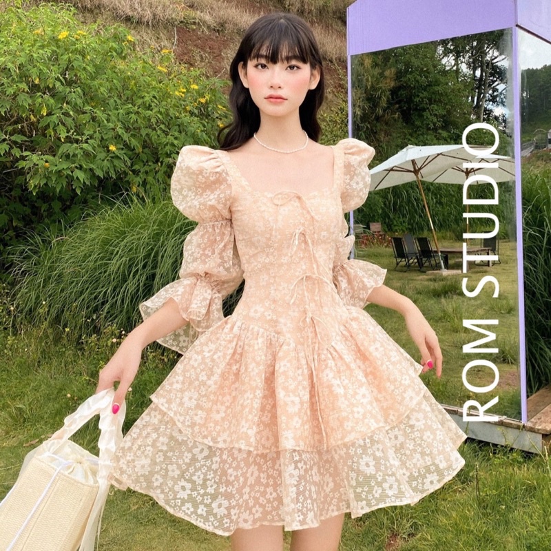 Đầm tầng xoè tay bồng cổ vuông thắt nơ voan hoa Cali cala dress