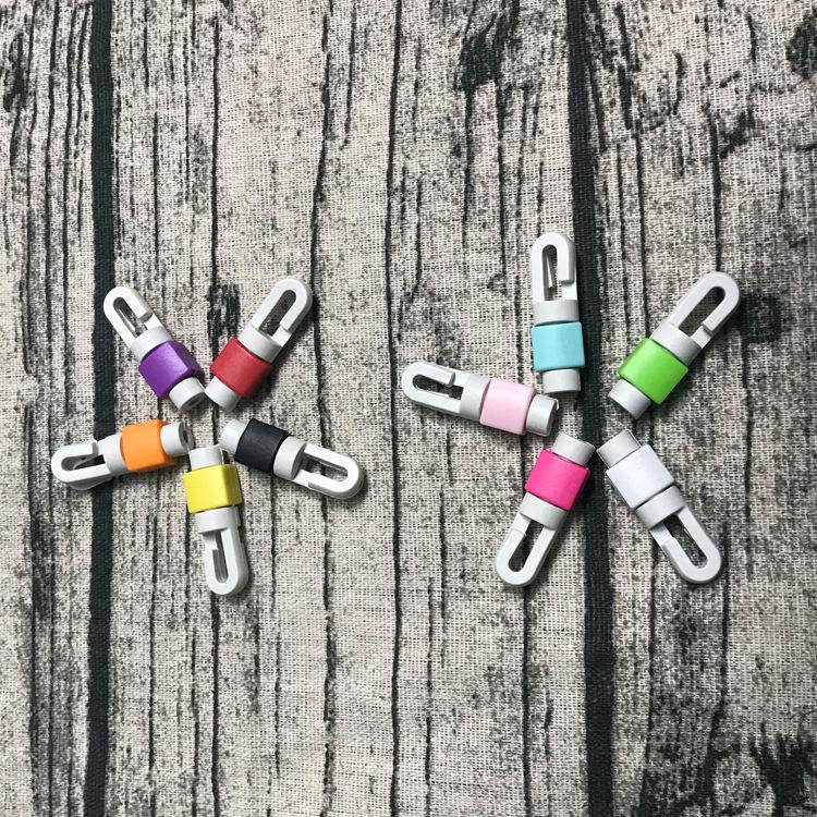 Nút móc bảo vệ tai nghe, tai phone hình thú có móc quấn dây ( ngẫu nhiên)