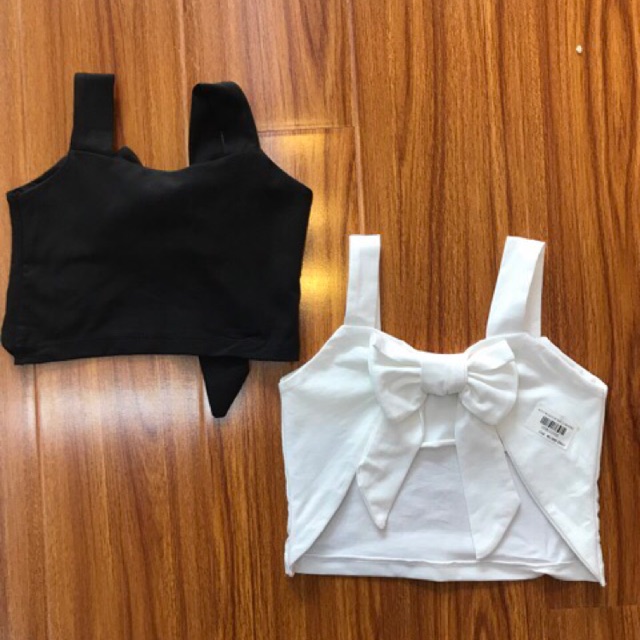 Áo croptop sexy dây hở lưng có nơ phía sau cực đáng yêu nha các mẹ ơi. Phối với quần sort hay váy, quần alibaba đều đẹp