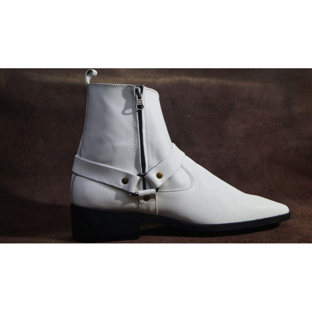 Giày boot nam màu trắng da bò thật .Bảo hành 12 tháng.Mã số: B166