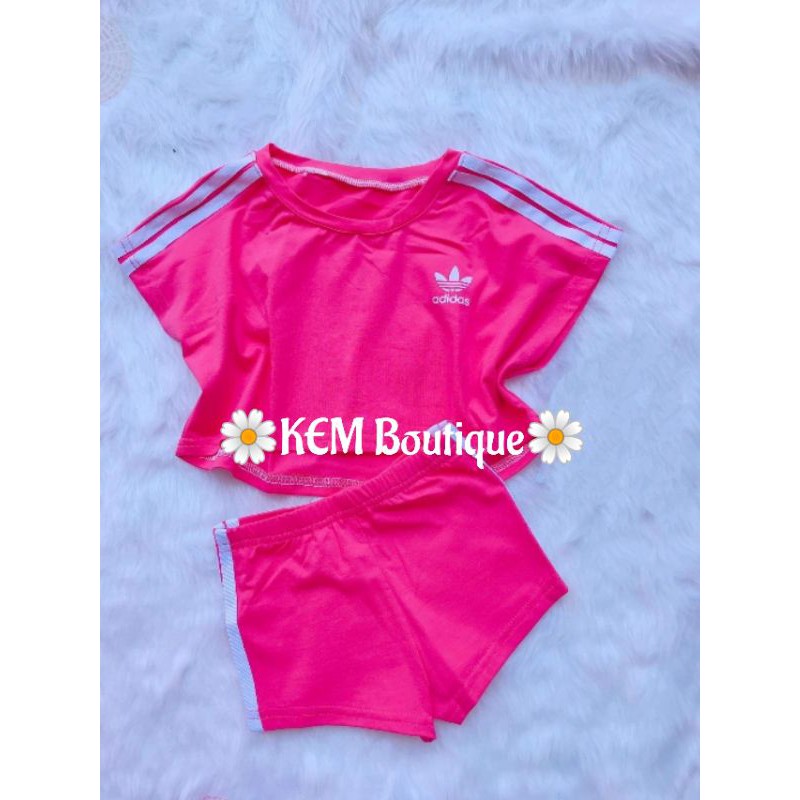 Set bộ quần ôm kèm áo form dơi rộng croptop cực ngầu cho bé Kem Boutique - sirokemsua