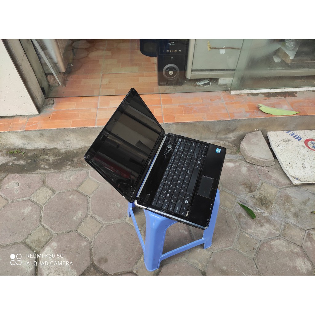 Laptop Fujitsu , chíp i5  ram 4G  màn hình 14 inch . Máy của Japan rất bền cấu hình cao đủ để xử lý mọi công việc