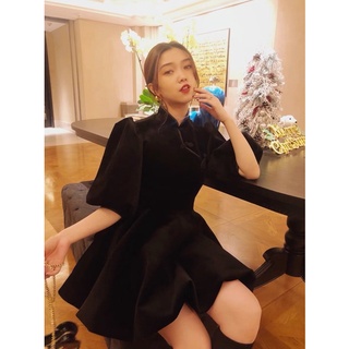 Đầm tàu nhung đỏ phồng