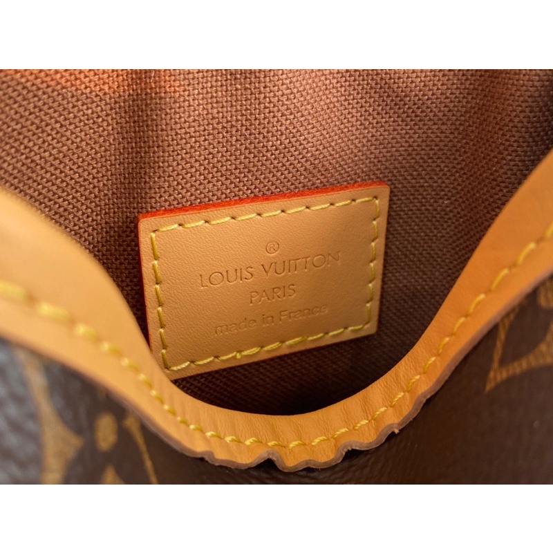 Túi đeo chéo nữ dáng lọ thương hiệu Louis Vuitton LV cao cấp hàng vip 1-1