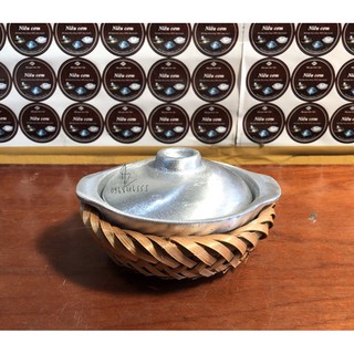 ( Hàng Ngân Thọ , có rế kèm ) Ơ gang kho quẹt, nồi gang nhỏ đựng mắm.