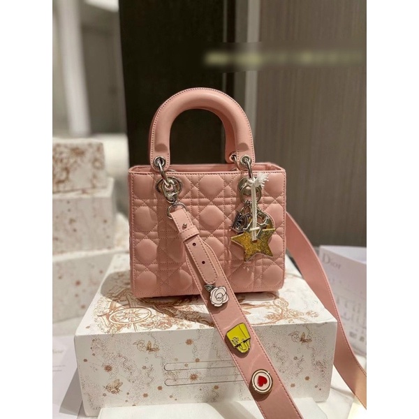 Túi CD Lady dây charm phụ kiện