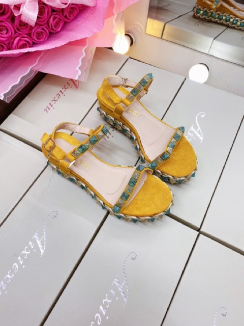 Xuồng đinh siêu xinh