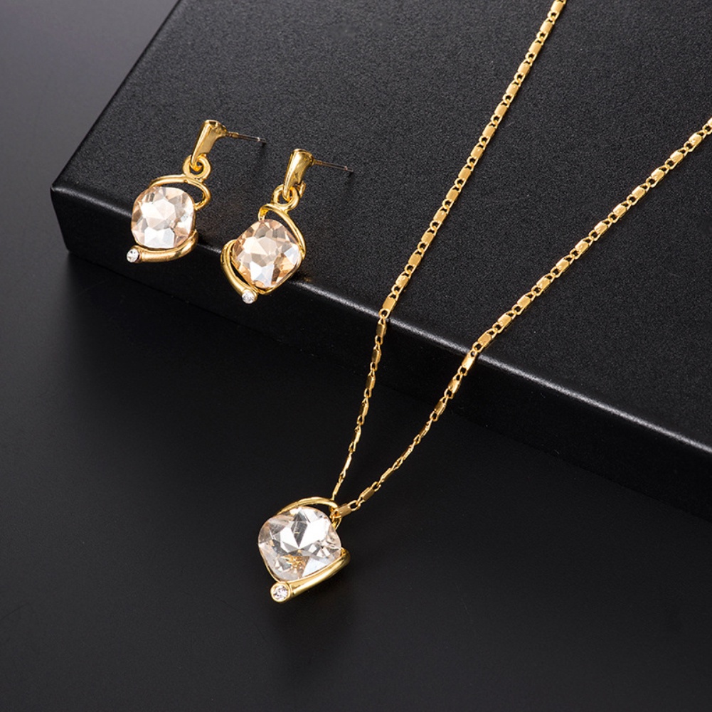 Set Dây Chuyền Và Đôi Khuyên Tai Đính Đá Pha Lê Thiết Kế Duyên Dáng