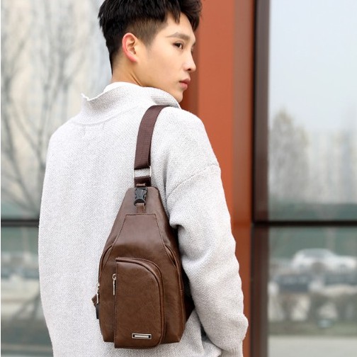 Túi đeo chéo nam da pu Hàn Quốc tích hợp tai nghe sạc pin tiện dụng - Túi chéo nam TC45 | BigBuy360 - bigbuy360.vn