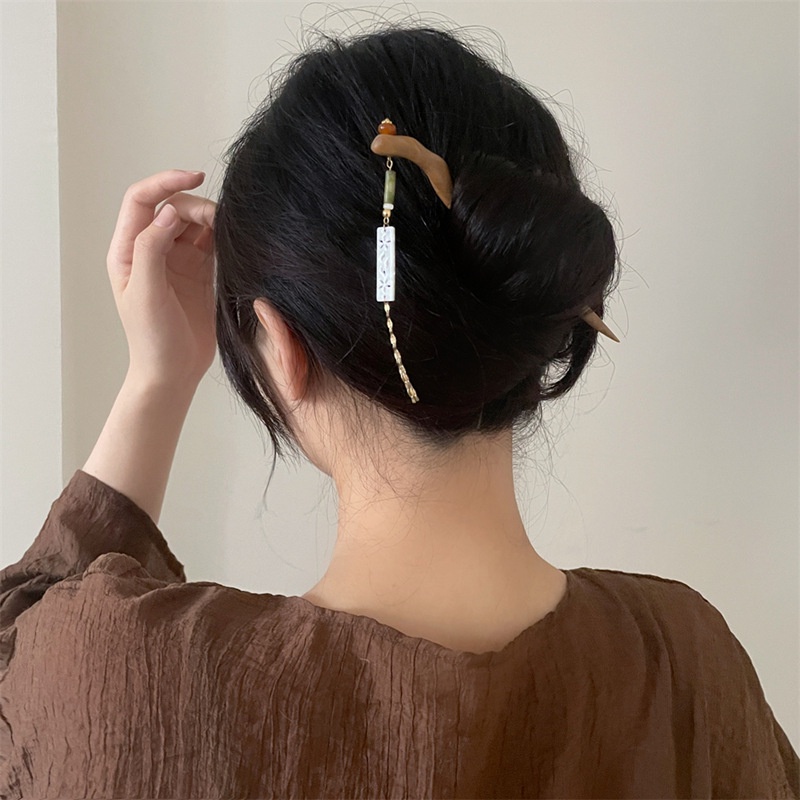 Trâm Cài Tóc Bằng Gỗ Đàn Hương Phối Tua Rua Phong Cách Hanfu Cổ Điển Kiểu Mới 2022