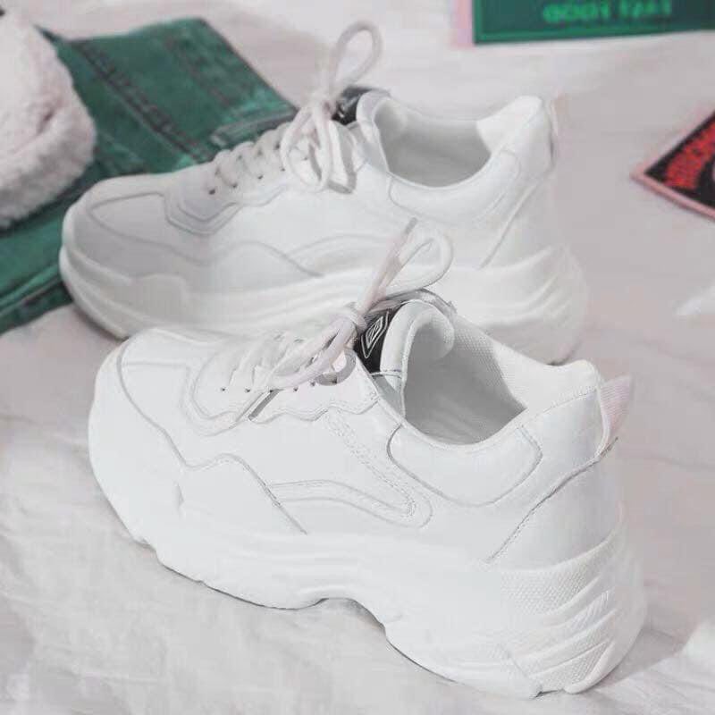 GIÀY SNEAKER NỮ TRẮNG ĐỘN ĐẾ KIỂU DÁNG HÀN QUỐC MẪU HOT | BigBuy360 - bigbuy360.vn