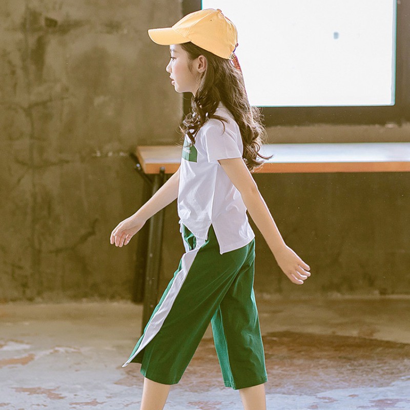 Set áo thun ngắn tay in chữ + quần short ống rộng đáng yêu cho bé gái